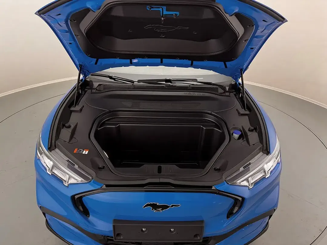 Ford Mustang Mach-E 4x4 Premium - Thumbnail 13