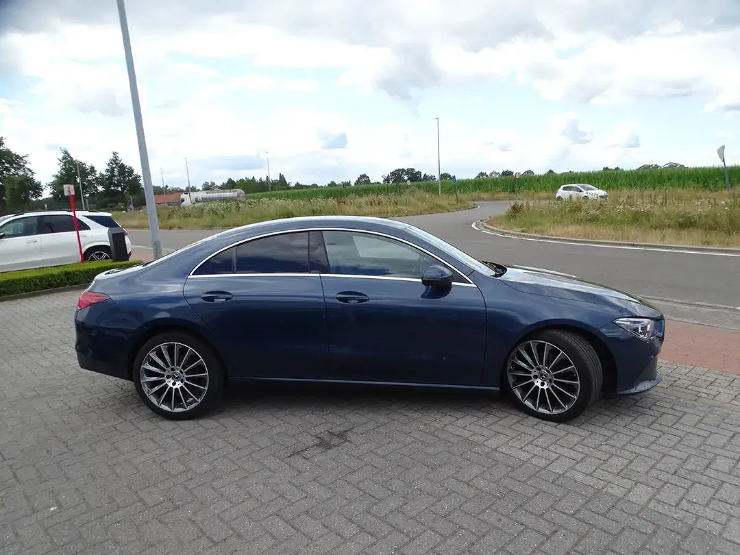 Mercedes-Benz CLA 180 AMG Line - Thumbnail 3
