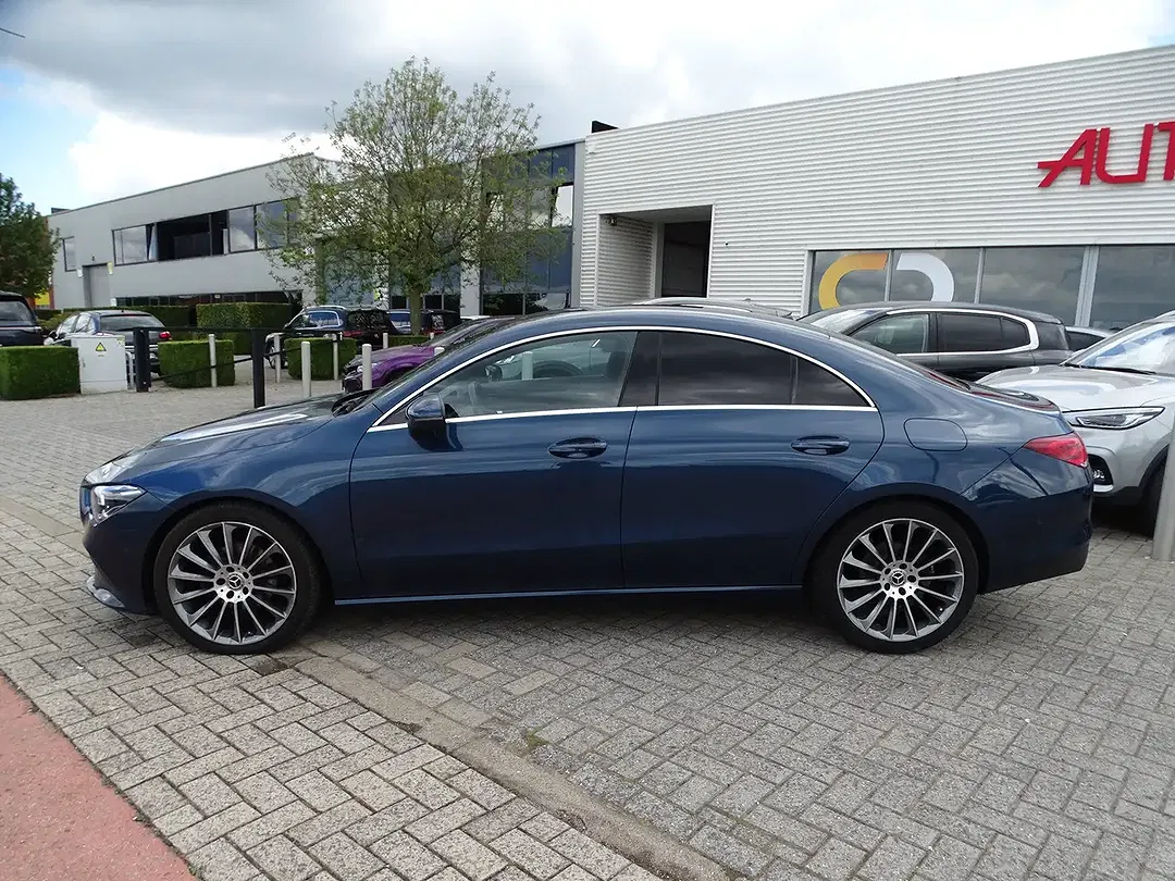Mercedes-Benz CLA 180 AMG Line - Thumbnail 5