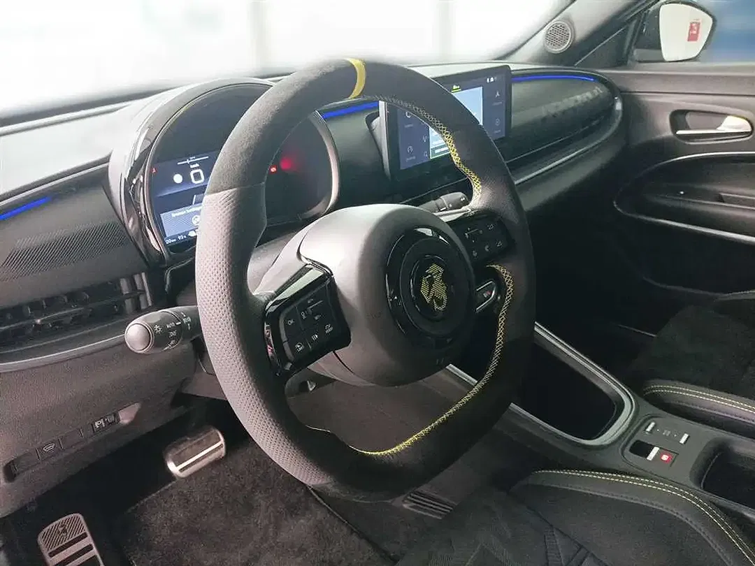 Abarth 600e Scorpionissima - Thumbnail 10