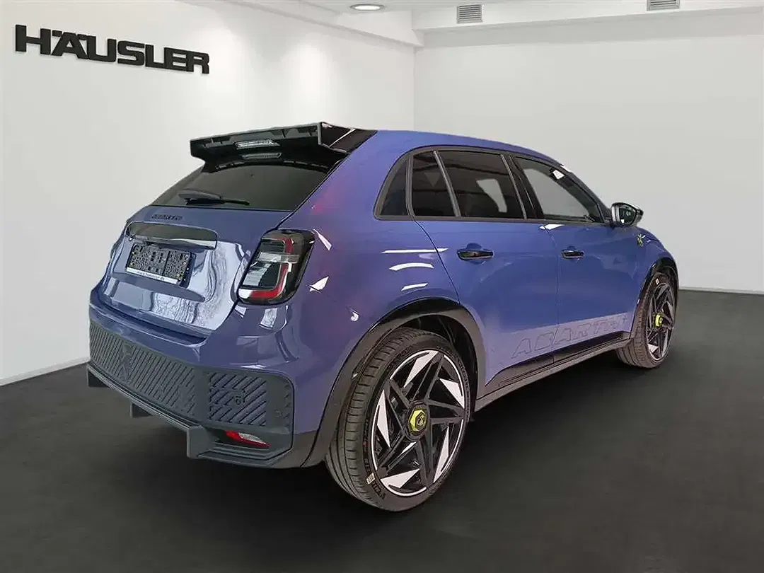 Abarth 600e Scorpionissima - Thumbnail 4