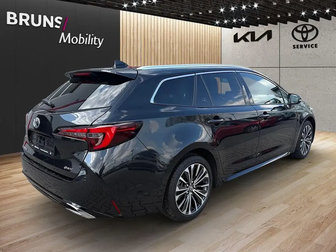 Toyota Auris Hybrid Team Deutschland - Thumbnail 4