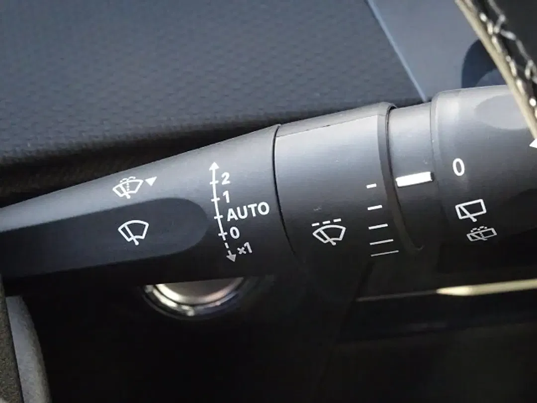 Opel Astra Edition - Thumbnail 10