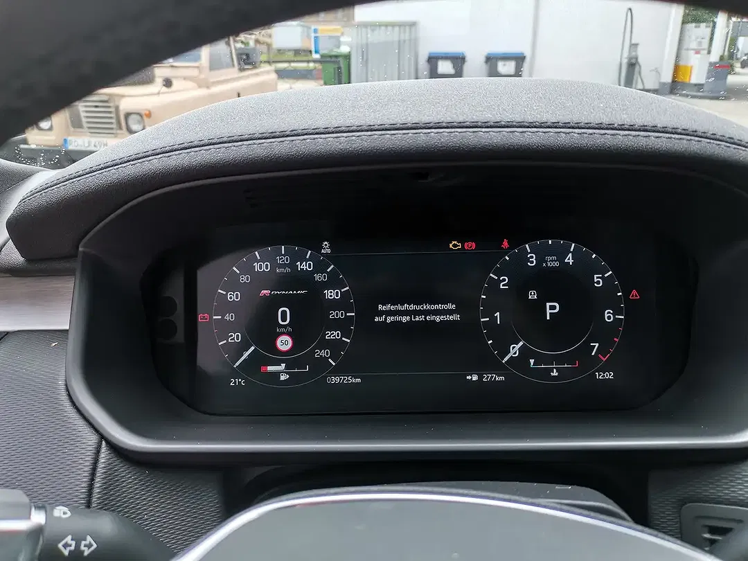 Land Rover Discovery R-Dynamic HSE - Thumbnail 12