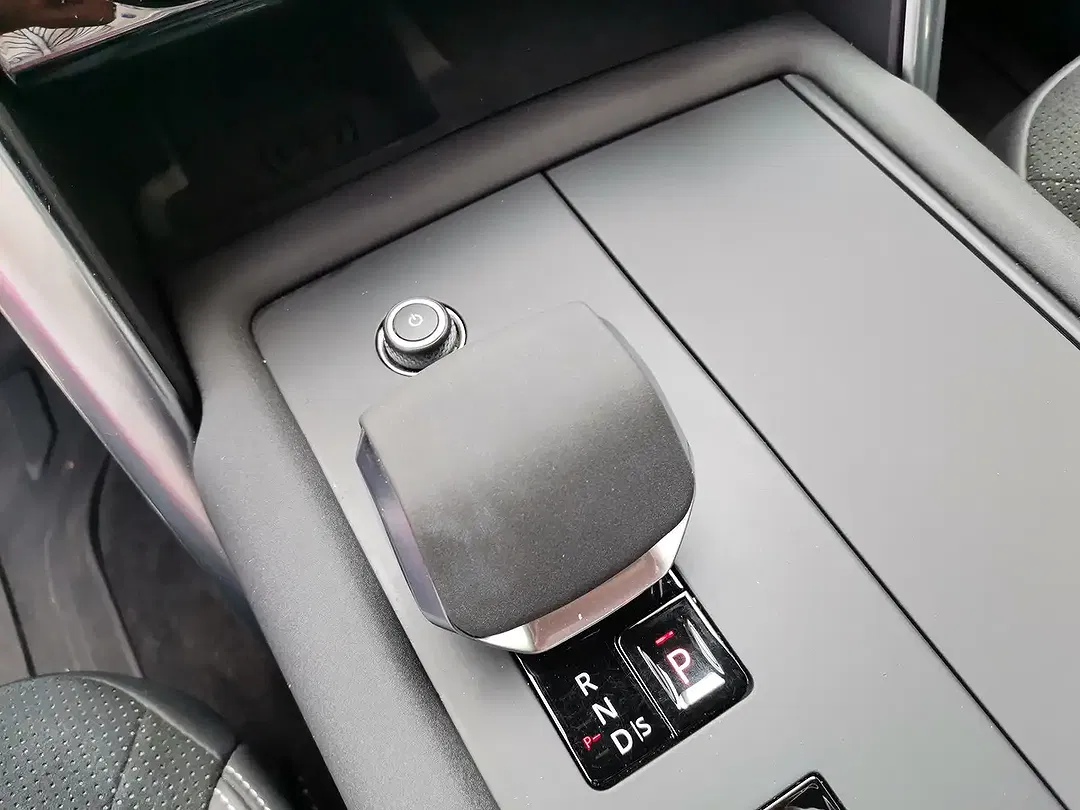 Land Rover Discovery R-Dynamic HSE - Thumbnail 13