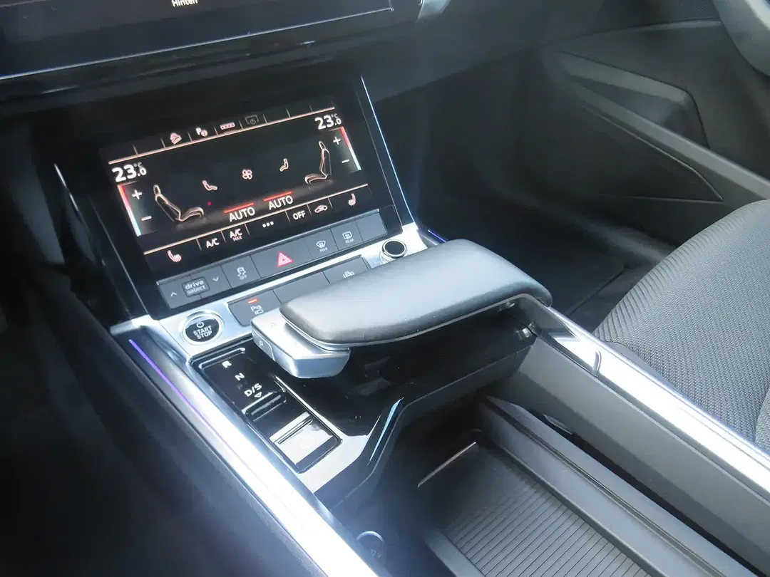 Audi e-tron 55 quattro Sportback - Thumbnail 14