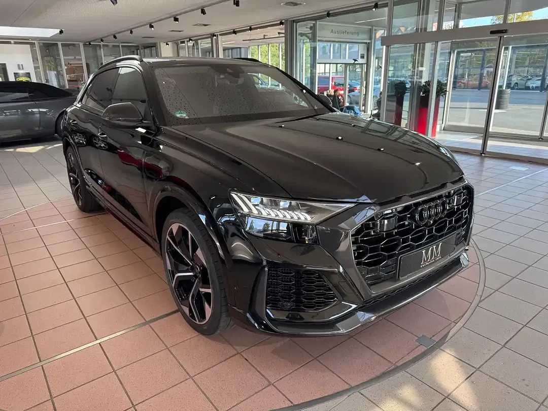 Audi RS Q8 - foto 1