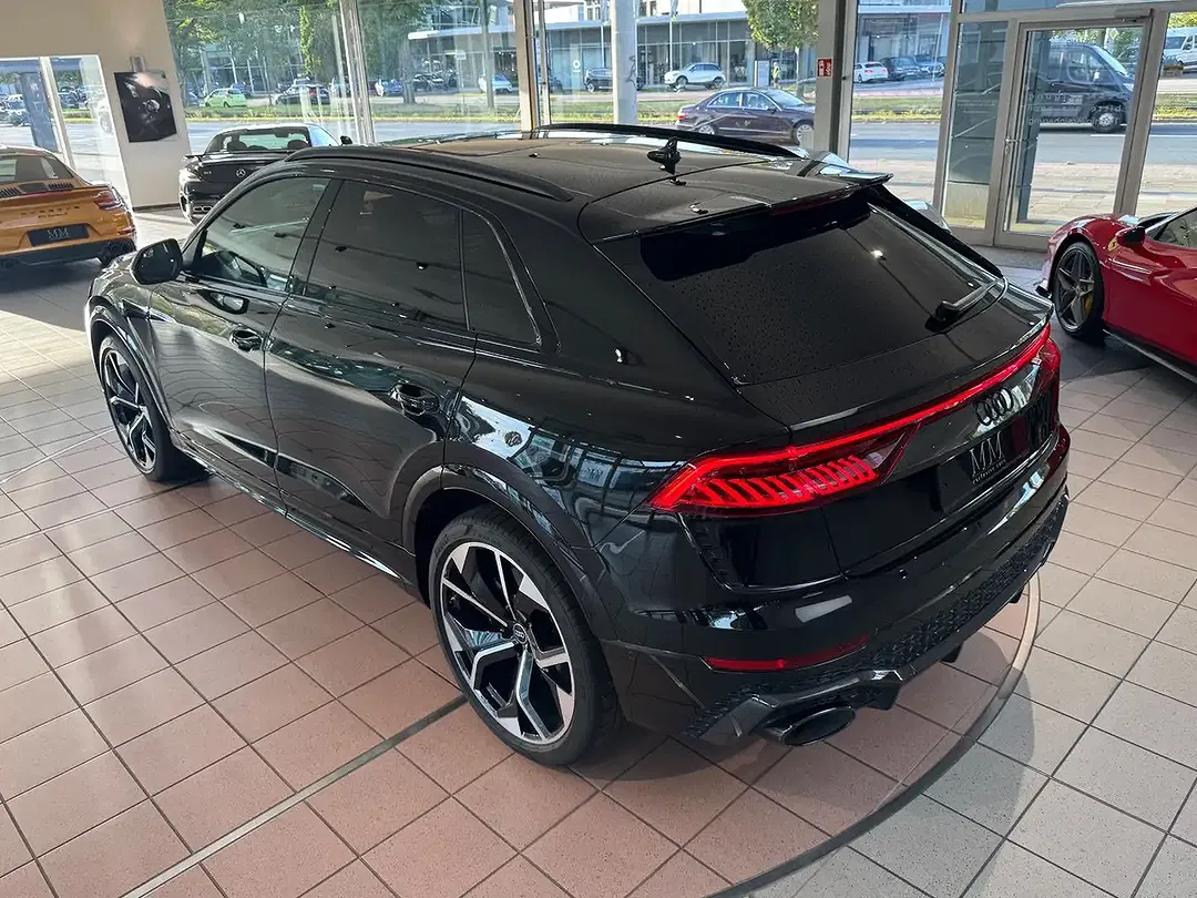 Audi RS Q8 - Thumbnail 10