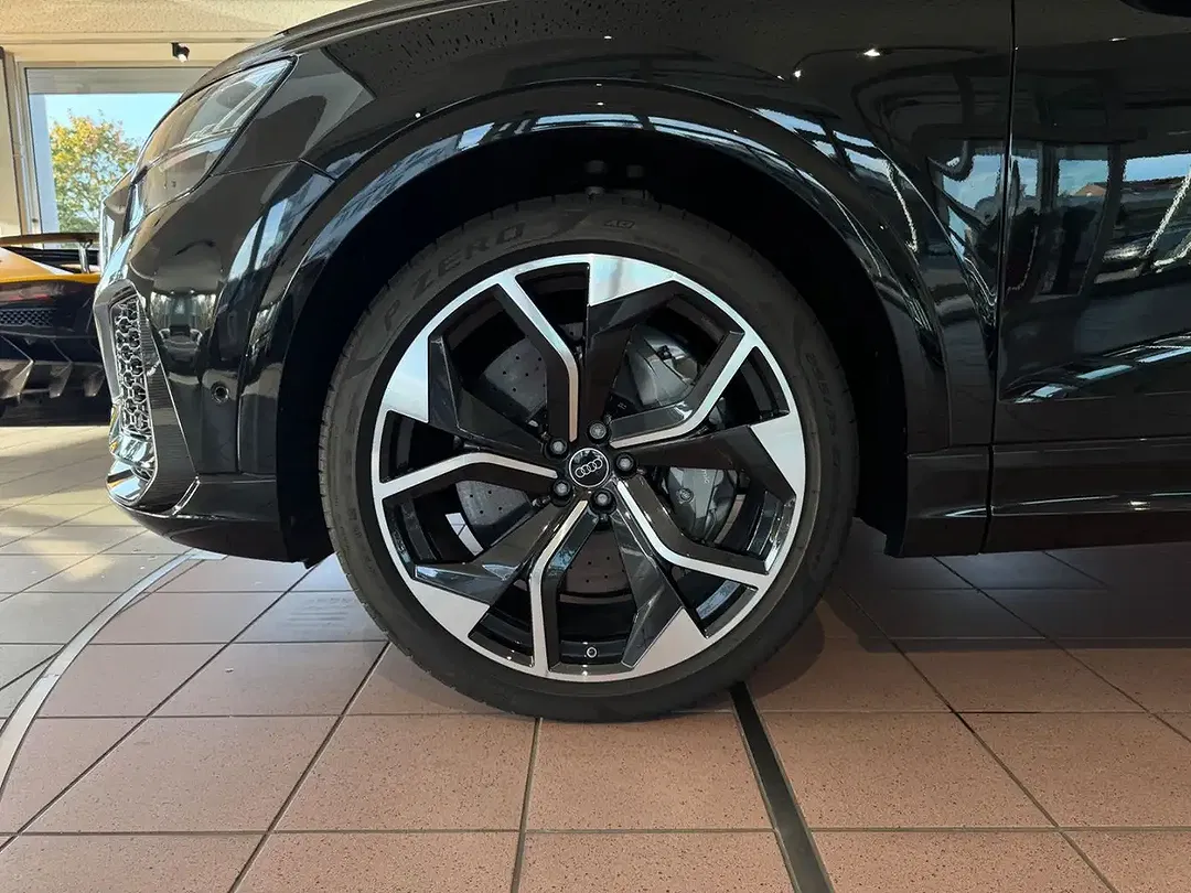 Audi RS Q8 - Thumbnail 11