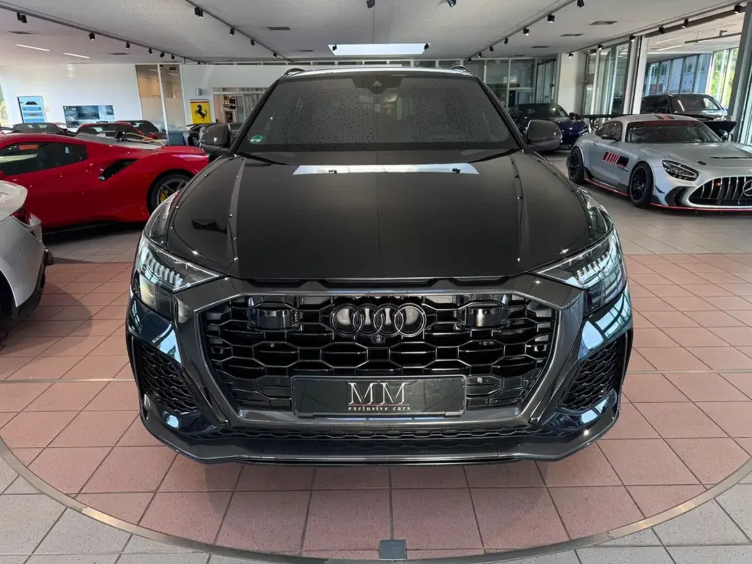 Audi RS Q8 - Thumbnail 3