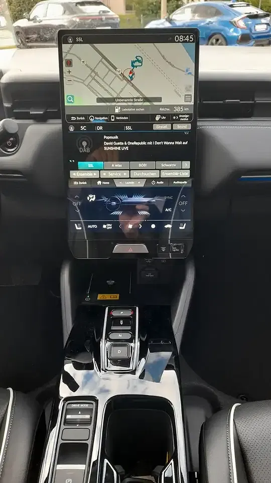 Honda e:Ny1 - Thumbnail 13