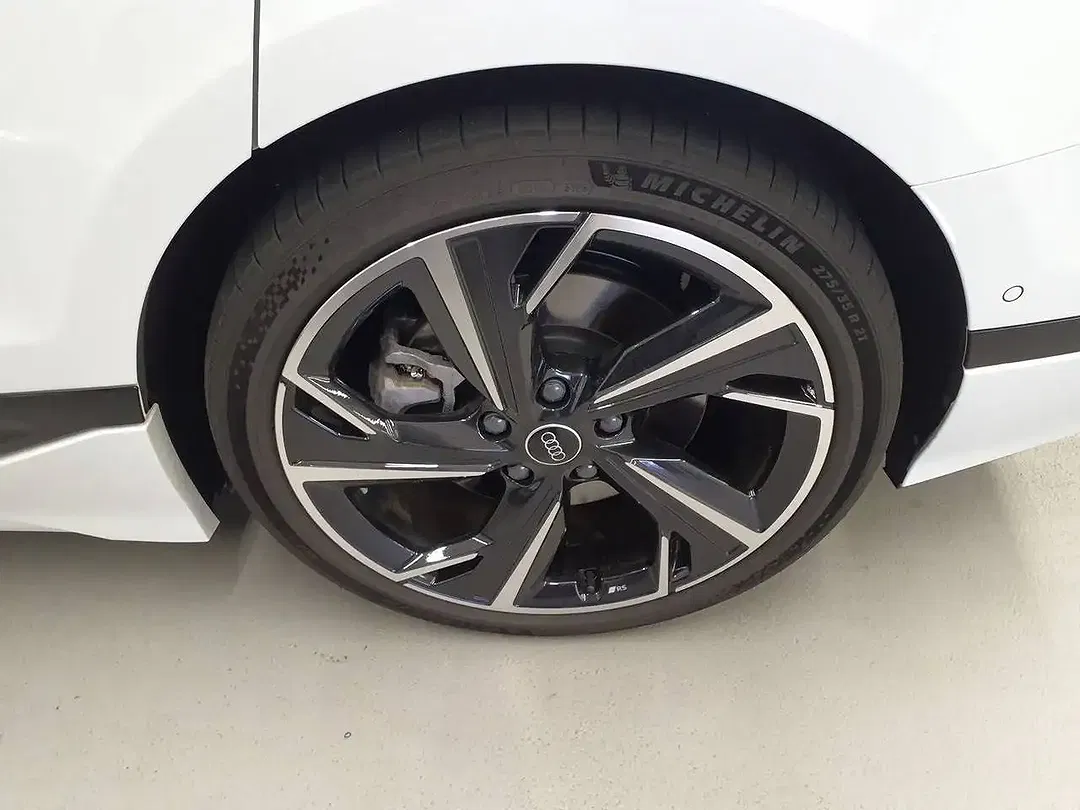 Audi A6 e-tron Sportback S line - Thumbnail 8