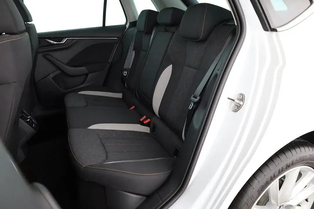Skoda Kamiq 1.0 TSI DSG Selection - Thumbnail 10