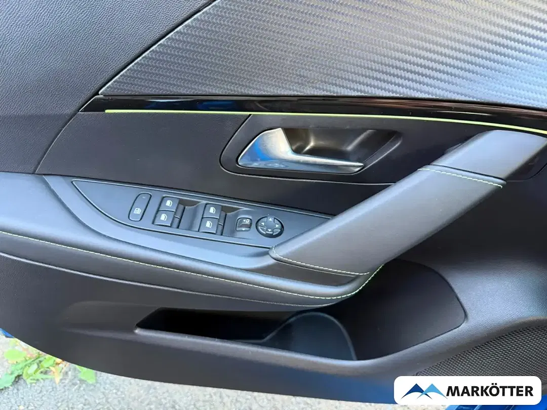 Peugeot 208 GT - Thumbnail 11