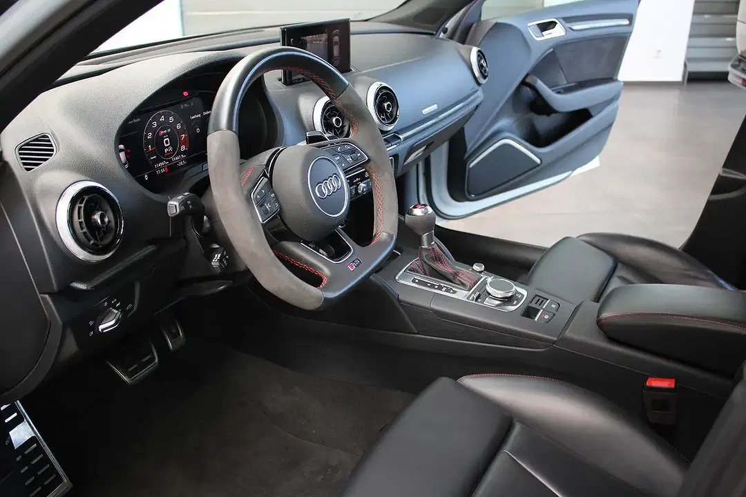 Audi RS3 Sportback - foto 2