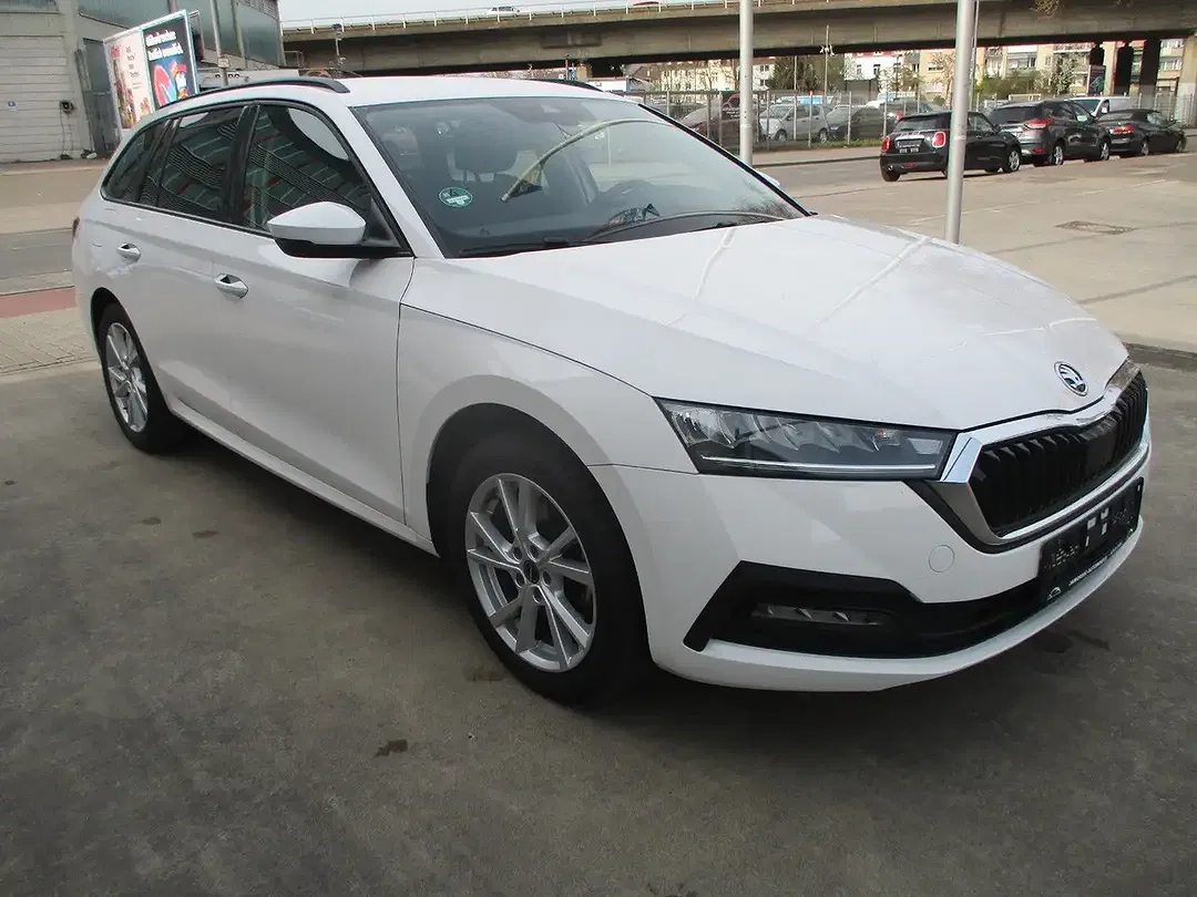 Skoda Octavia iV Combi Ambition - foto 2