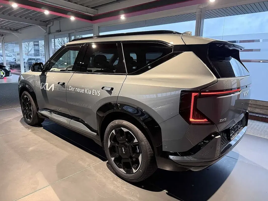 Kia EV5 GT-Line Launch Edition - Thumbnail 4