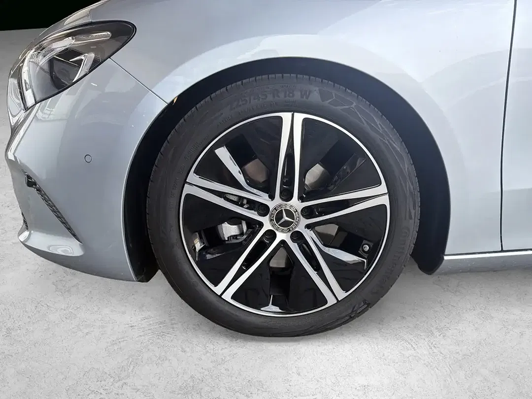Mercedes-Benz B 200 Progressive Night - Thumbnail 3