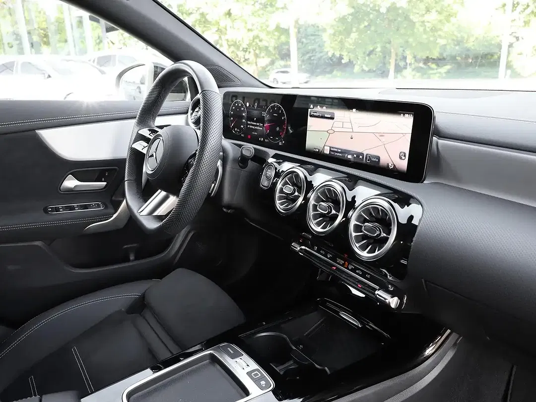Mercedes-Benz CLA 200 AMG Edition Night - Thumbnail 6