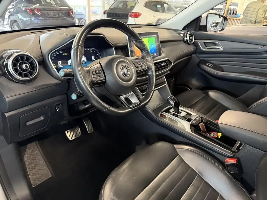 MG EHS 1.5 T-GDI PHEV Luxury - Thumbnail 4