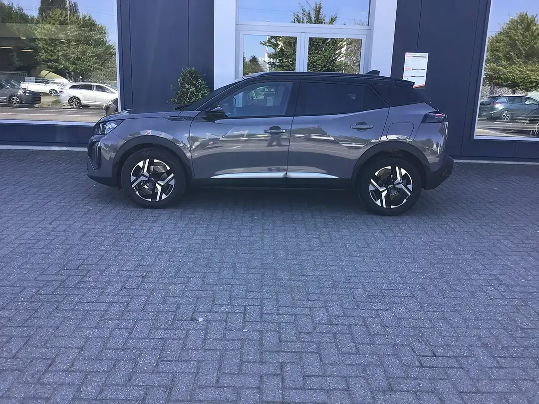 Peugeot 2008 Hybrid GT - Thumbnail 2
