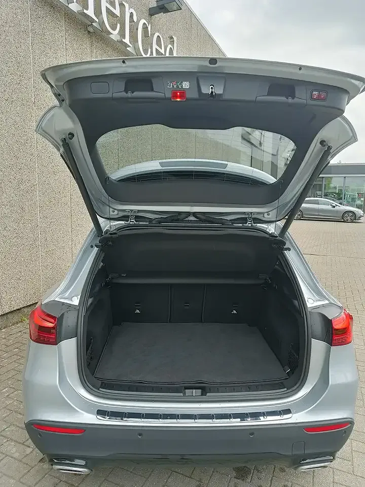 Mercedes-Benz GLA 180 Luxury Edition - Thumbnail 22