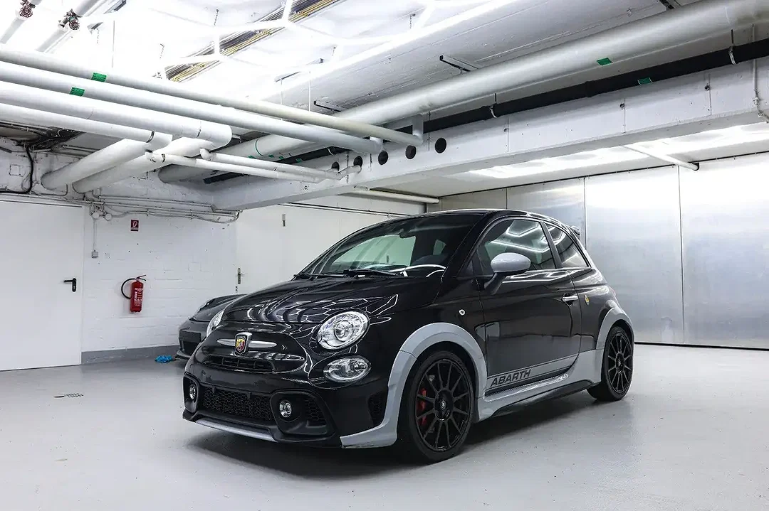 Abarth 695 70th Anniversario Limited Edition - Afbeelding 1