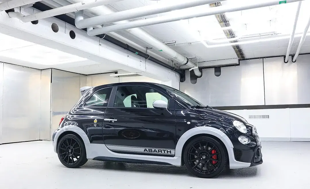 Abarth 695 70th Anniversario Limited Edition - Thumbnail 3
