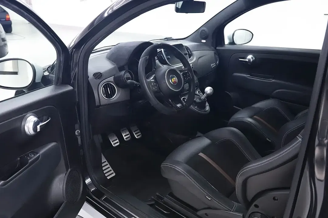 Abarth 695 70th Anniversario Limited Edition - Thumbnail 5