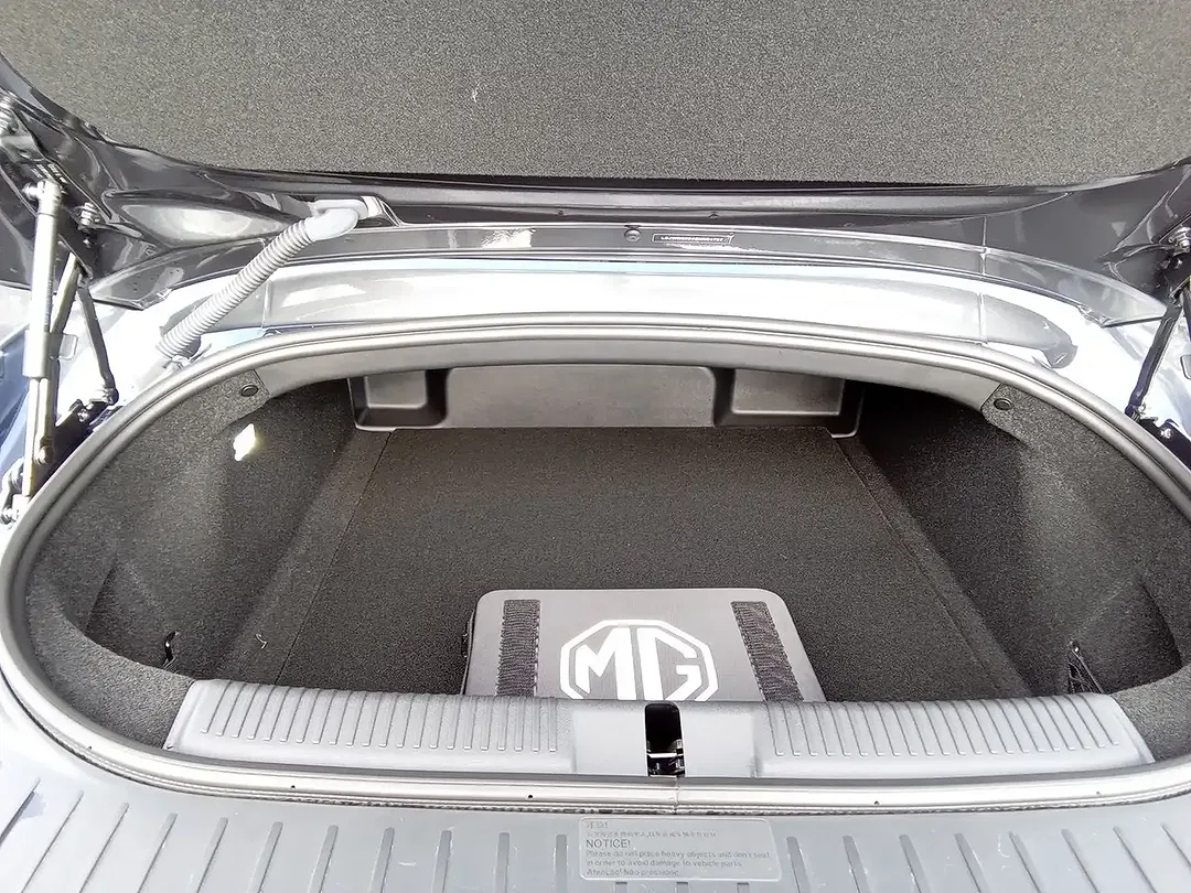 MG Cyberster AWD Xpower - Thumbnail 6
