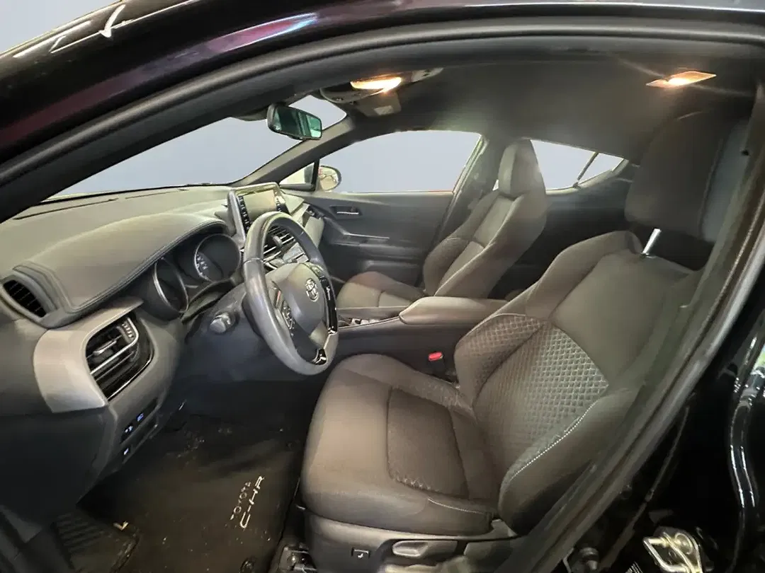 Toyota C-HR Hybrid Business Edition - Thumbnail 7