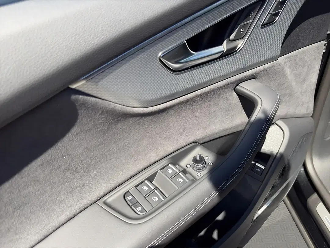 Audi Q8 TFSI e tiptronic quattro - Thumbnail 10