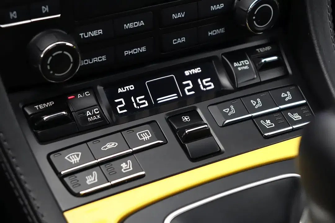 Porsche Boxster - Thumbnail 13