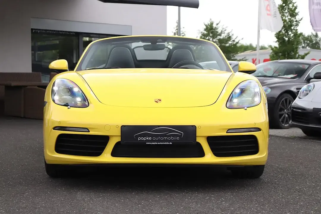 Porsche Boxster - Thumbnail 3