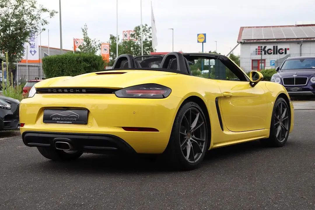 Porsche Boxster - Thumbnail 6