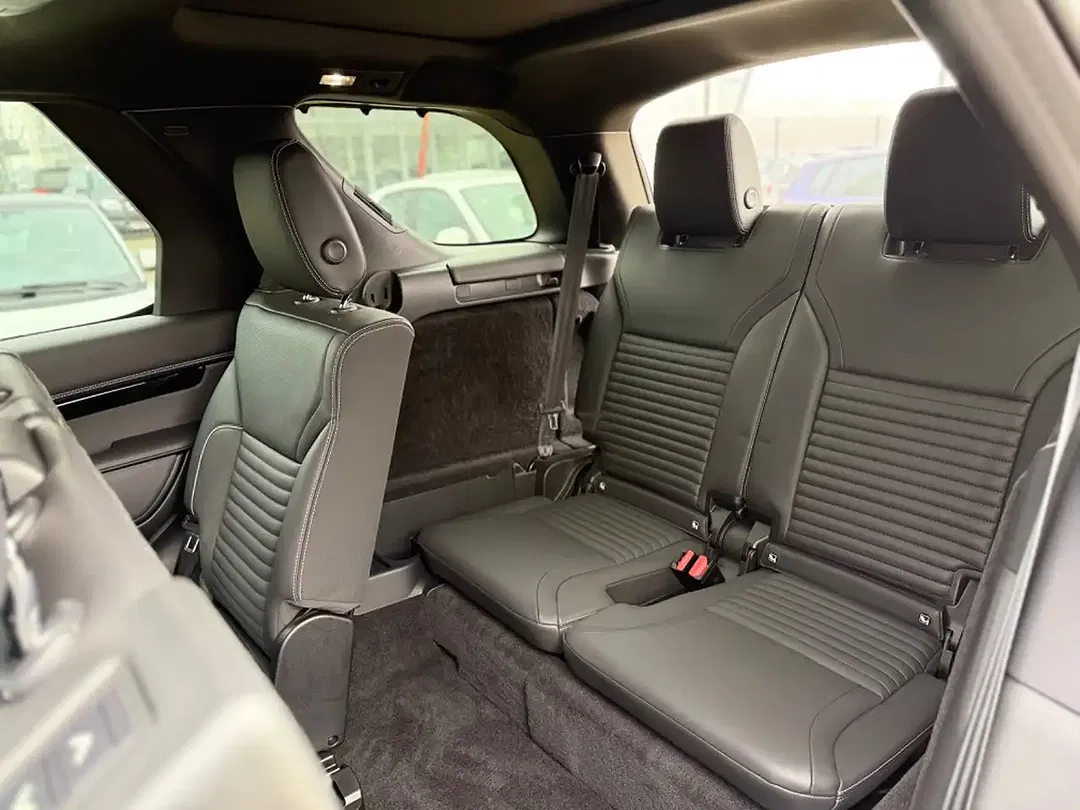 Land Rover Discovery 4x4 R-Dynamic HSE - Thumbnail 13