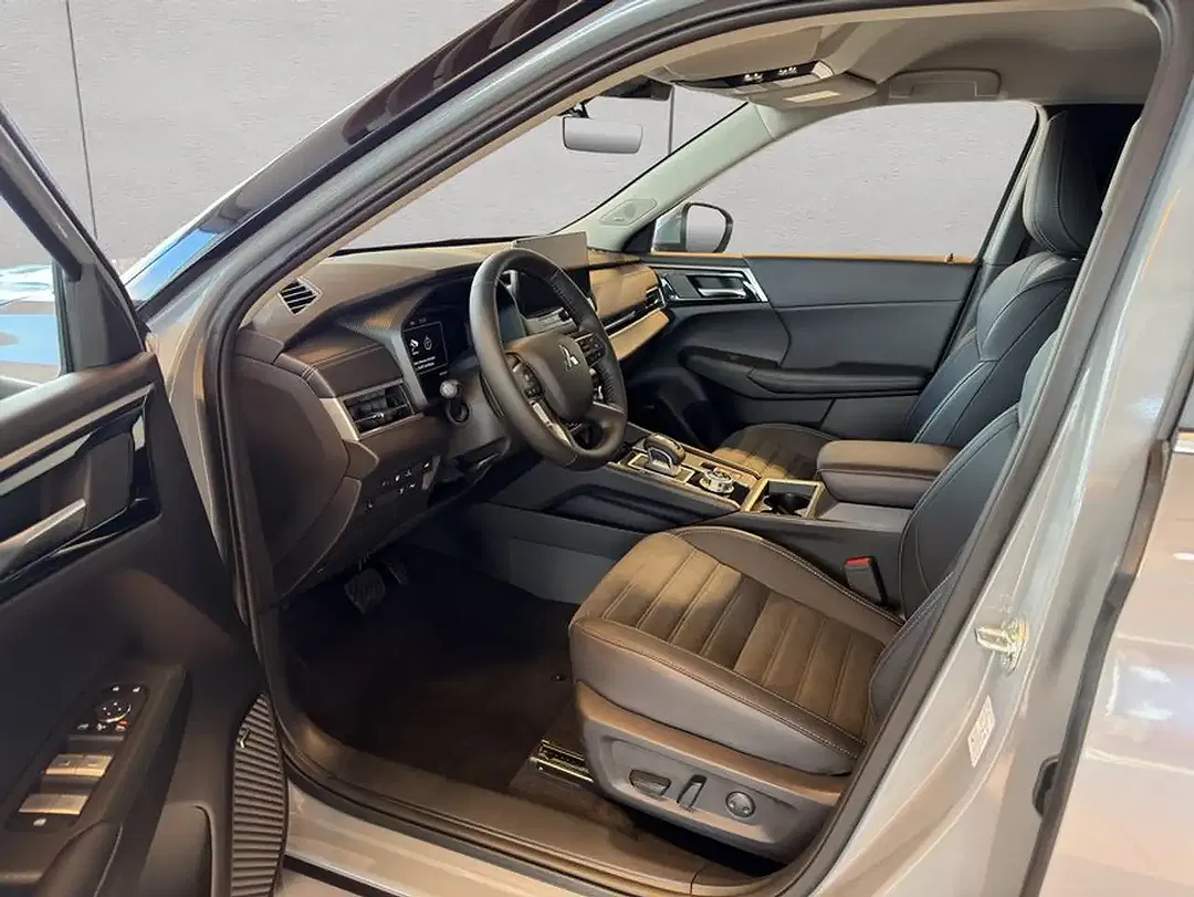 Mitsubishi Outlander 2.4 PHEV Hybrid 4WD Intro Edition - Thumbnail 10