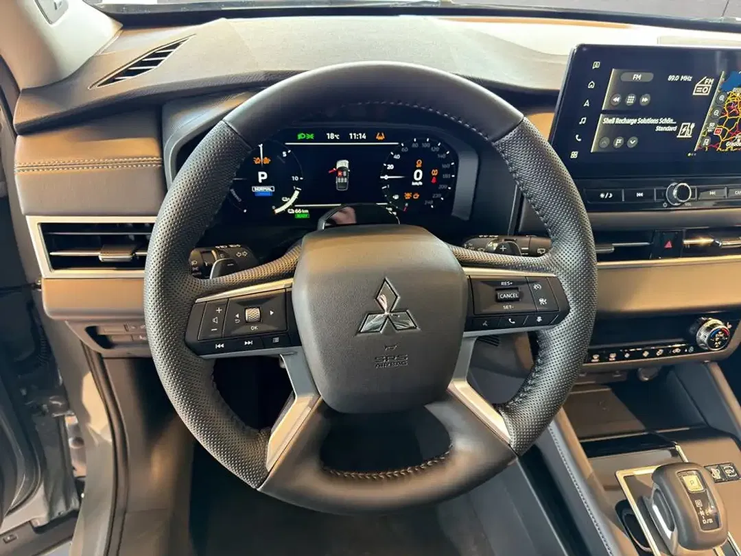 Mitsubishi Outlander 2.4 PHEV Hybrid 4WD Intro Edition - Thumbnail 11