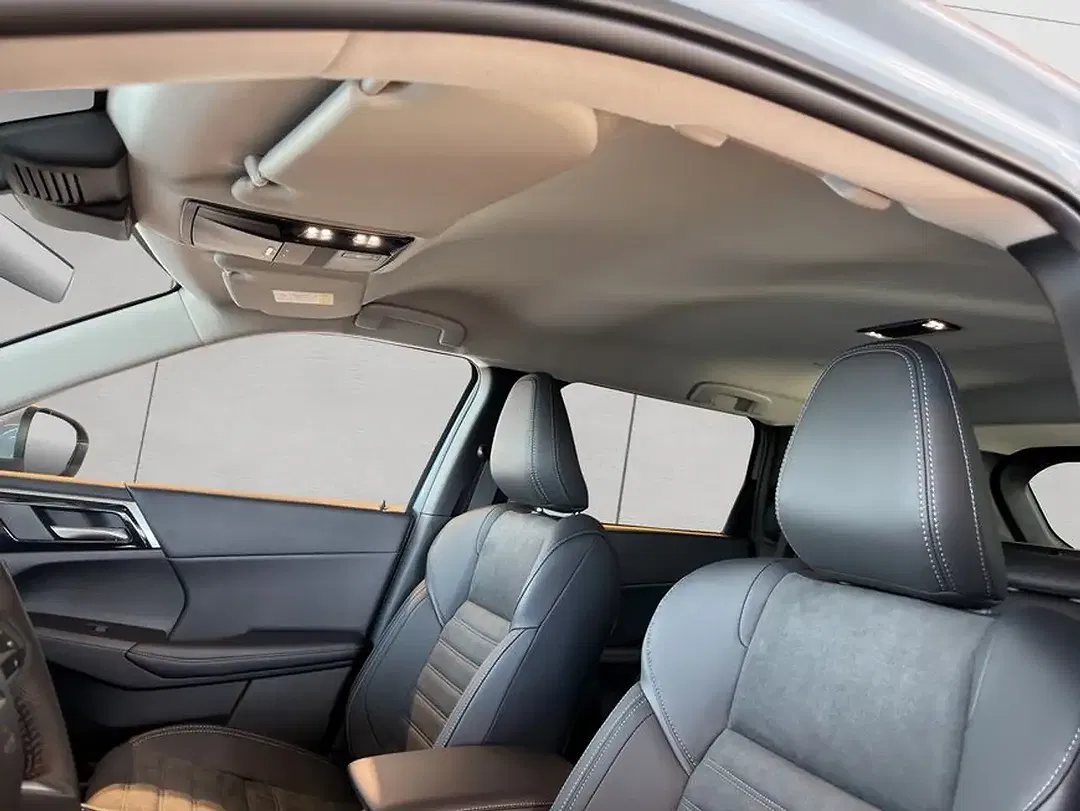 Mitsubishi Outlander 2.4 PHEV Hybrid 4WD Intro Edition - Thumbnail 16