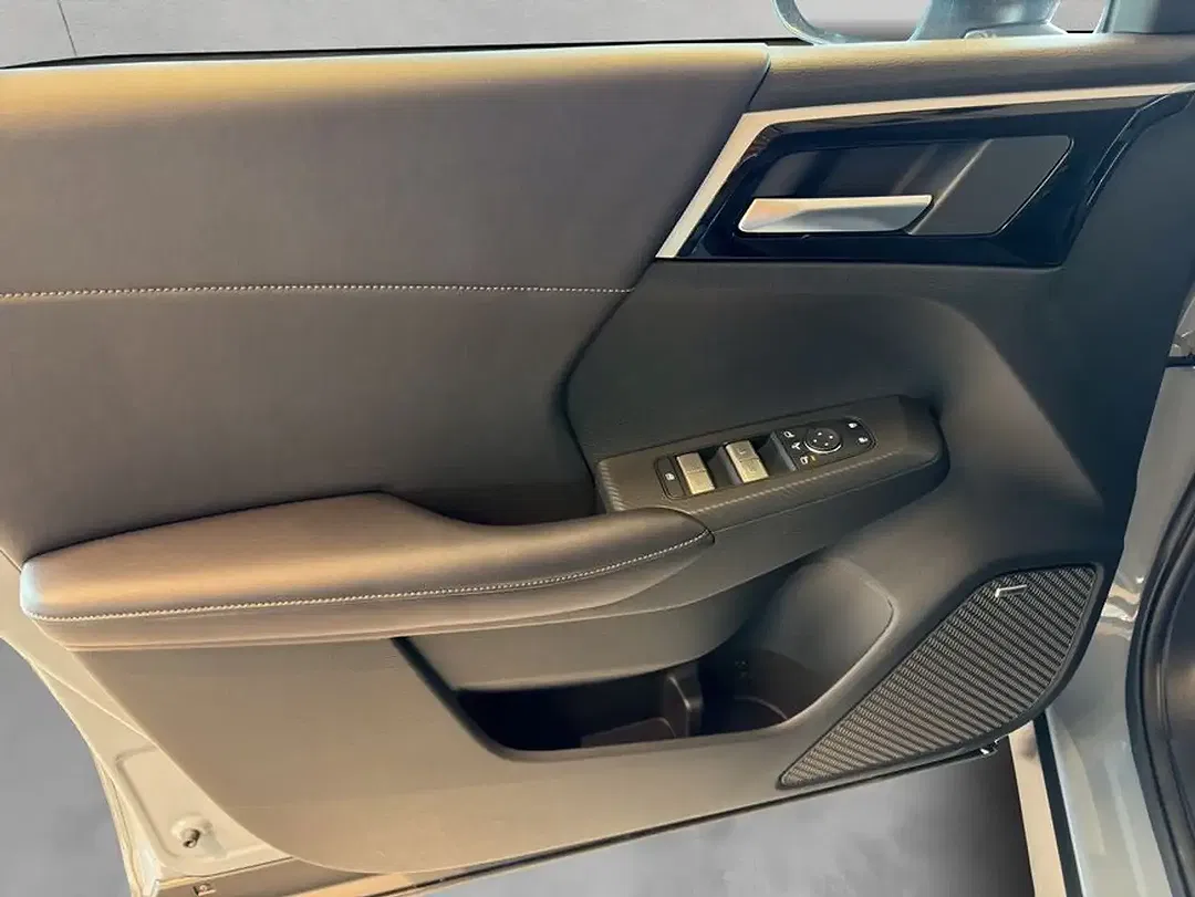 Mitsubishi Outlander 2.4 PHEV Hybrid 4WD Intro Edition - Thumbnail 17