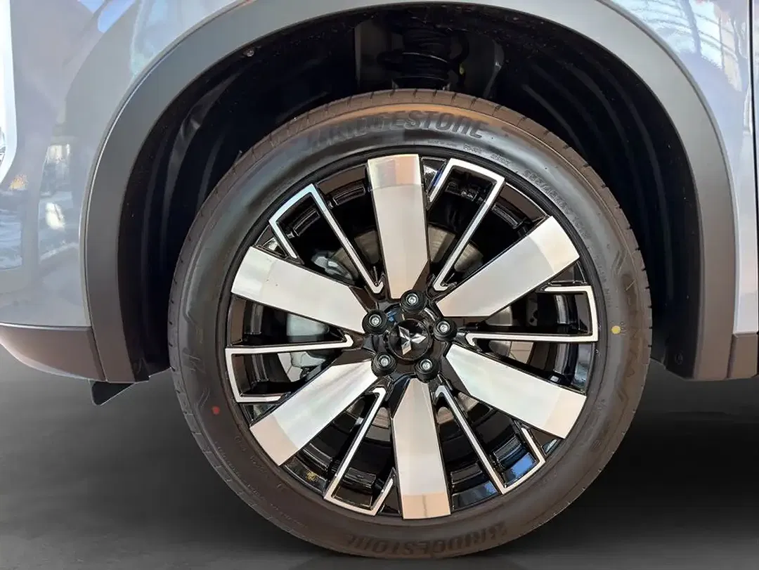 Mitsubishi Outlander 2.4 PHEV Hybrid 4WD Intro Edition - foto 20