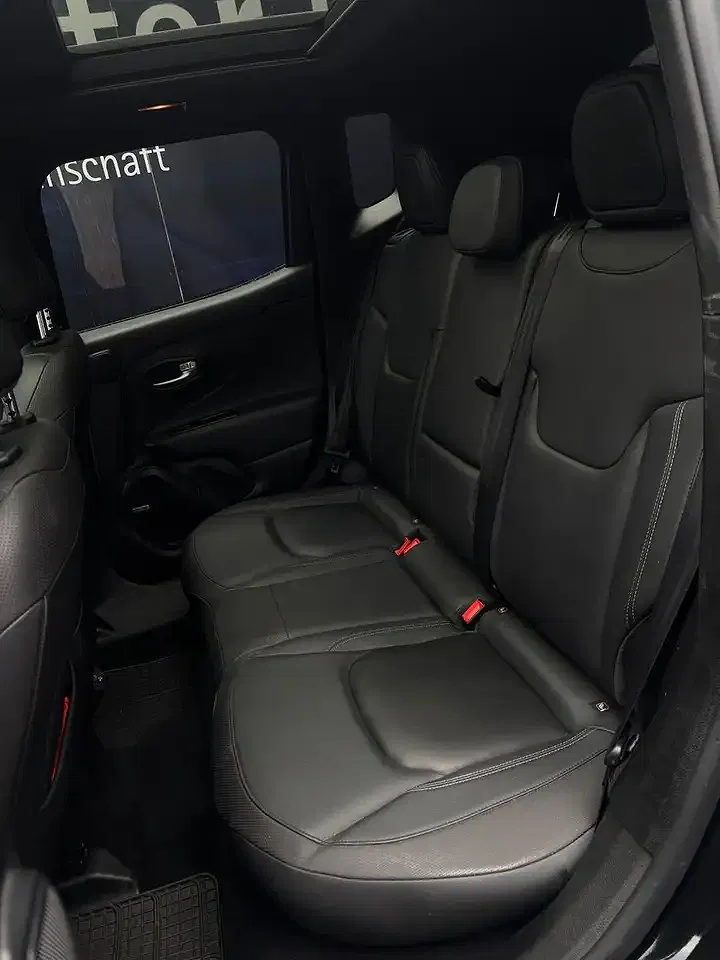 Jeep Renegade S - Thumbnail 13