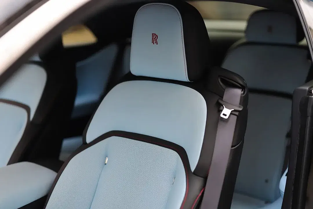Rolls-Royce Spectre - Thumbnail 12