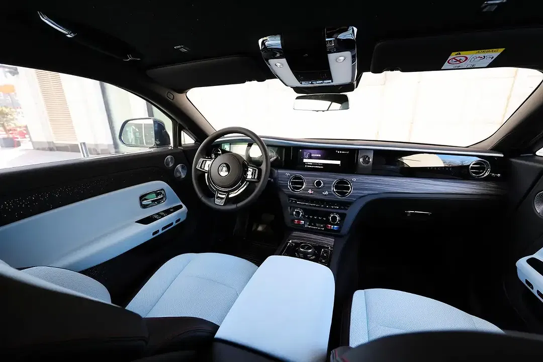 Rolls-Royce Spectre - Thumbnail 14
