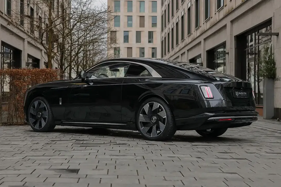 Rolls-Royce Spectre - Thumbnail 7