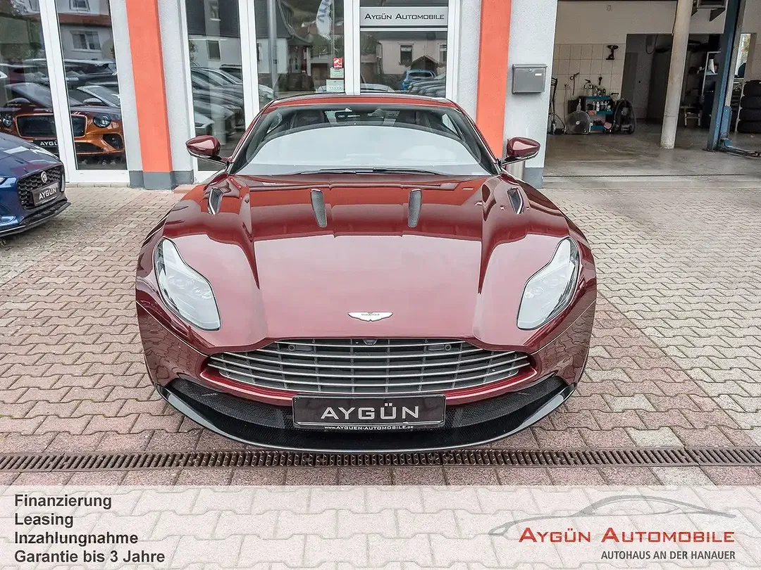 Aston Martin DB11 V12 AMR Coupe - foto 2