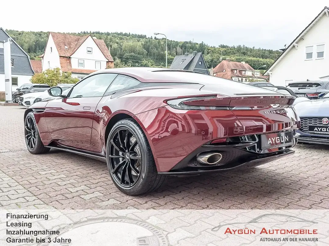Aston Martin DB11 V12 AMR Coupe - Thumbnail 4