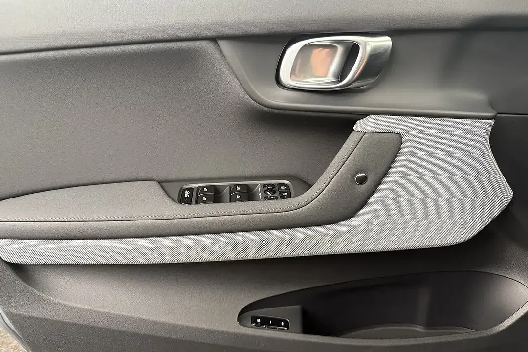 Polestar 2 Long Range - Thumbnail 31