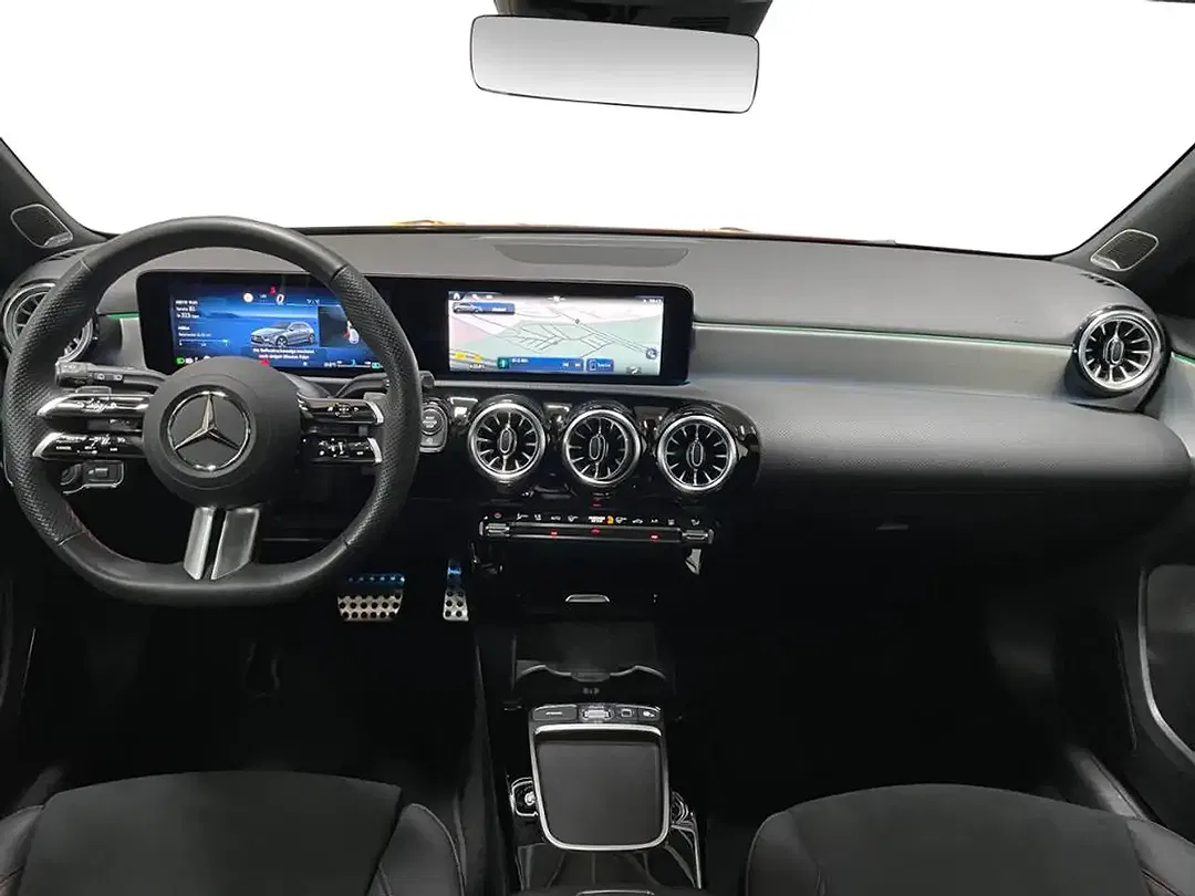 Mercedes-Benz A 220 AMG MBUX Burmester Night - Thumbnail 10