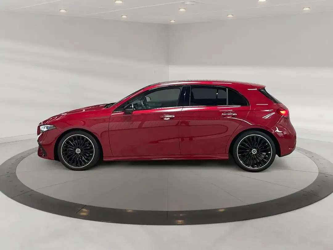 Mercedes-Benz A 220 AMG MBUX Burmester Night - Thumbnail 3